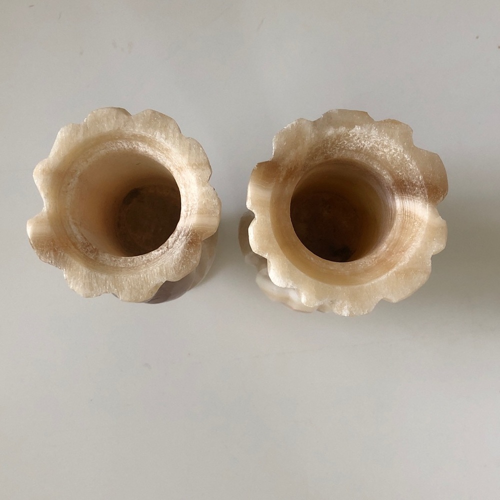 Hand-Carved Alabaster Vase Pair in Cream and Tan - Picture 3 of 11